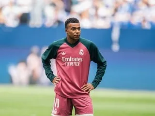 « Il est venu dès le 12 août, cela en dit long... » : José Mourinho sous le charme du capitaine de l’équipe de France