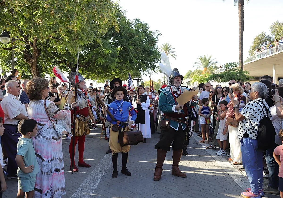El Tercio de Olivares celebra en Sevilla el Día la Hispanidad con un concurrido desfile