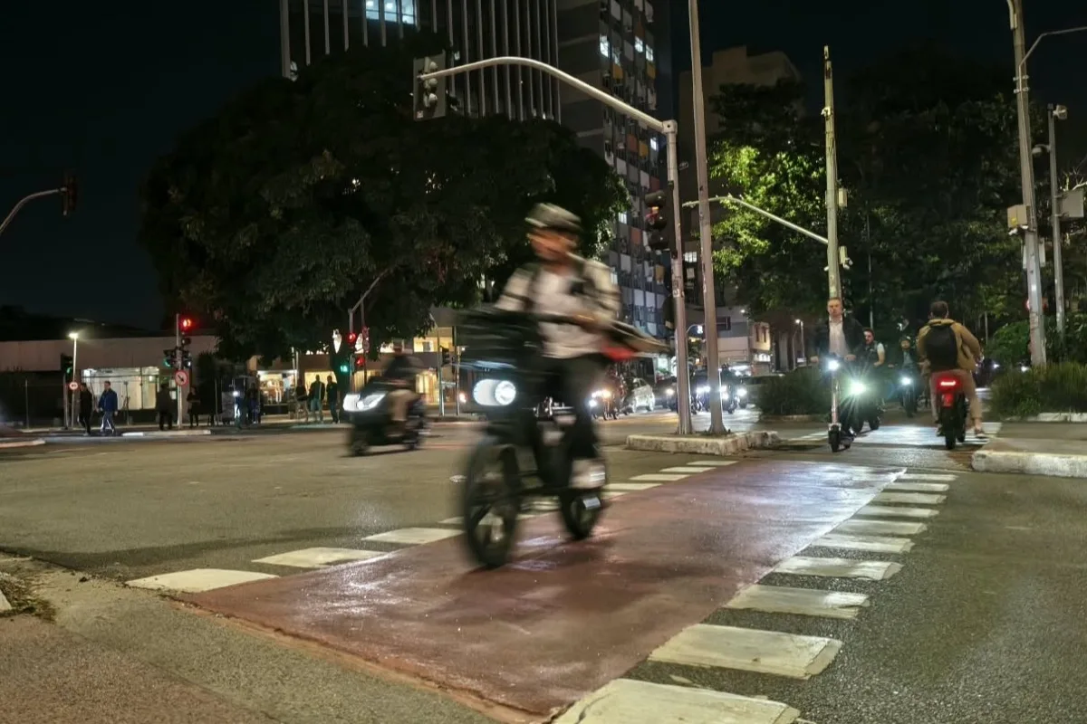 Vai pegar? Limite de velocidade na ciclovia gera dúvida em SP