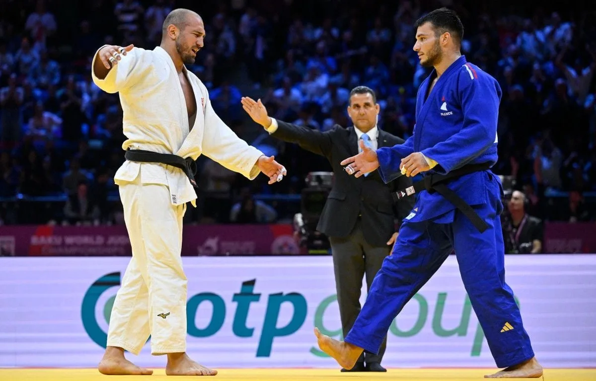 Mondiaux de judo 2026: Comment le Français Mitrovic a-t-il pu perdre son combat décisif contre Bekauri, blessé au genou ?