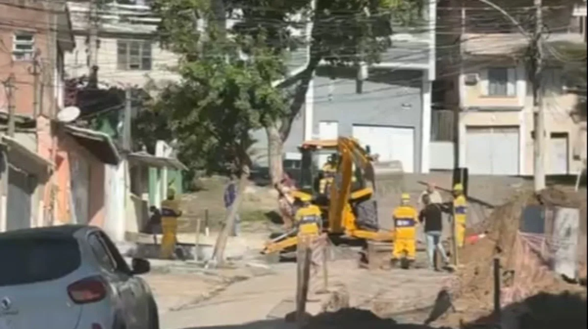 Traficante exige R$ 20 mil, e obra da prefeitura é interrompida no Rio