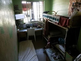 Prisons surpeuplées : « Chaque année, on compte cinq mille détenus supplémentaires »