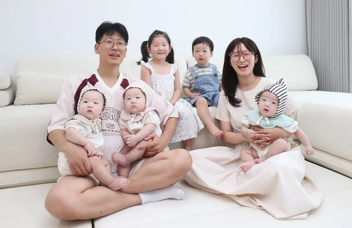 “5남매 엄마 겁났지만… 힘든 건 곱하기 2, 행복은 곱하기 10”