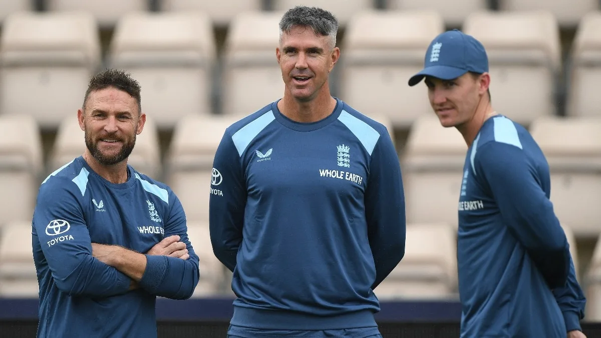 Brendon McCullum wants Kevin Pietersen to challenge him as England seek to improve