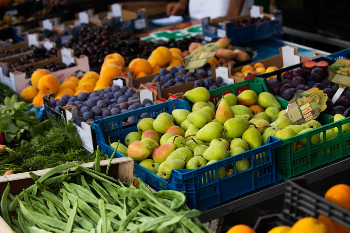 Cuál es la fruta que cuida los músculos, protege el sistema nervioso y es una fuente de vitamina C