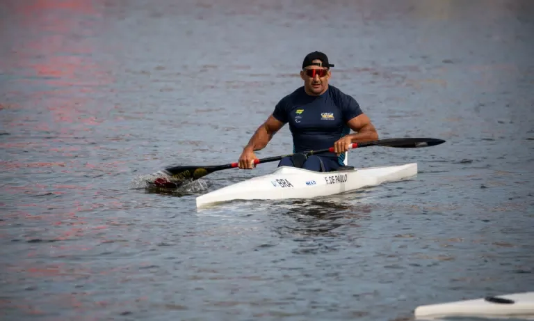 Gabriel Assunção e Jacky Godmann crescem no fim e são prata no Mundial