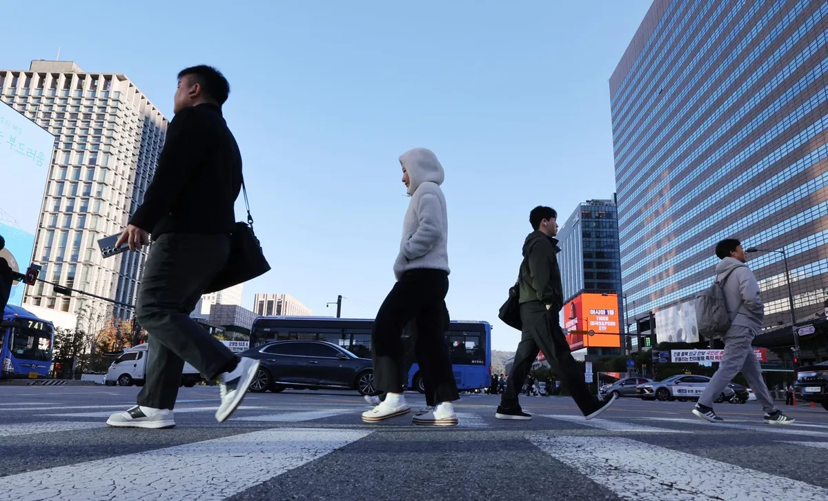 맑은 하늘에 낮 최고 27도 포근…오후부터 전국 강풍[오늘날씨]