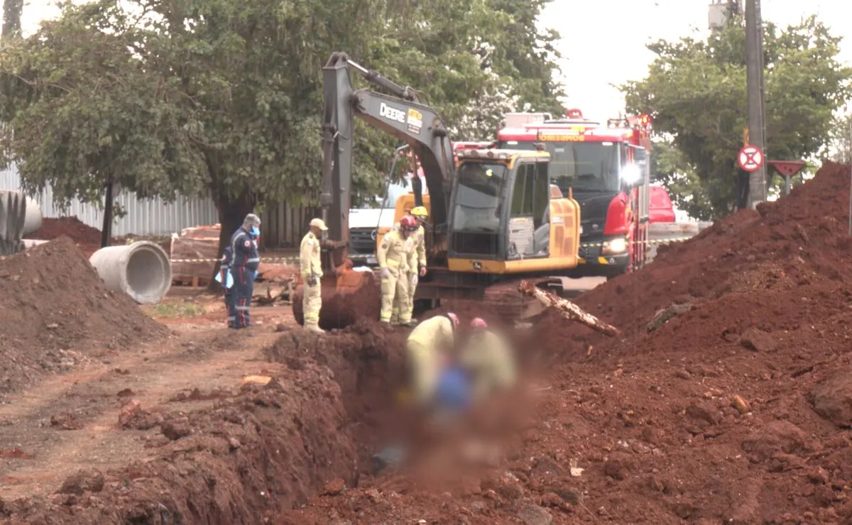 Trabalhador morre soterrado em vala durante obra de centro de distribuição em Londrina