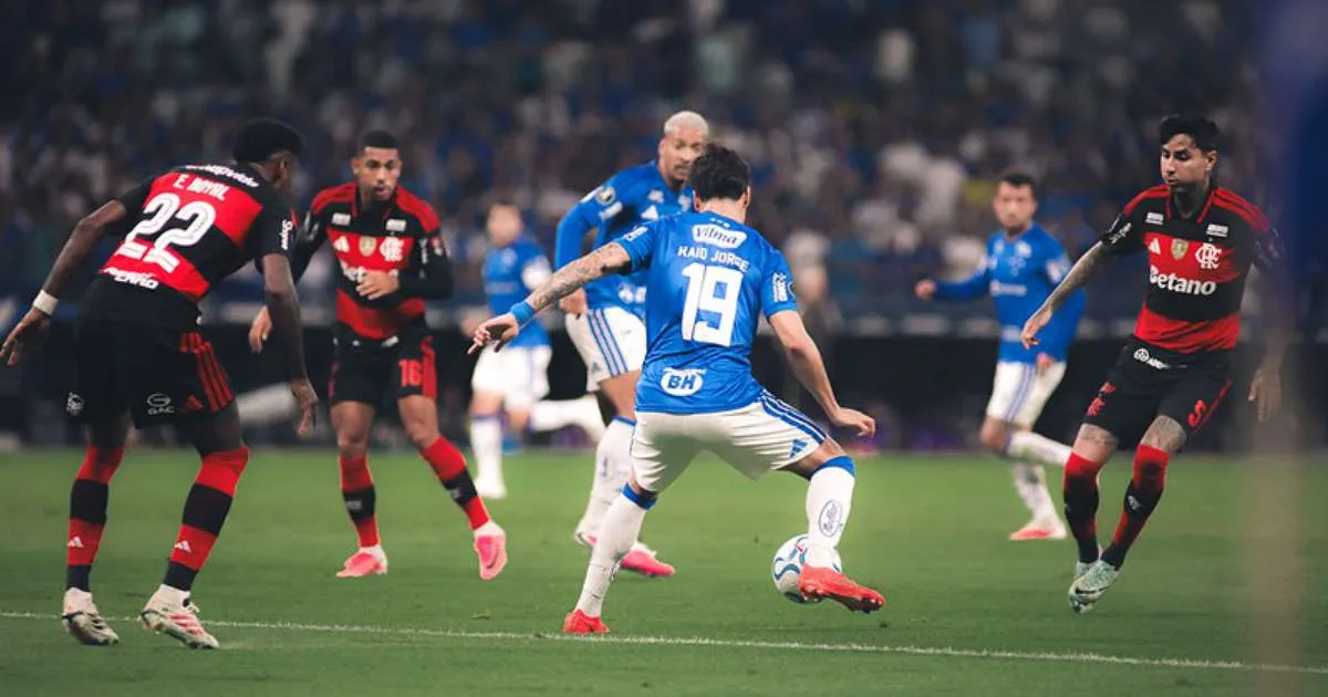 Narrador fica emocionado durante o jogo entre Cruzeiro x Flamengo pela Libertadores