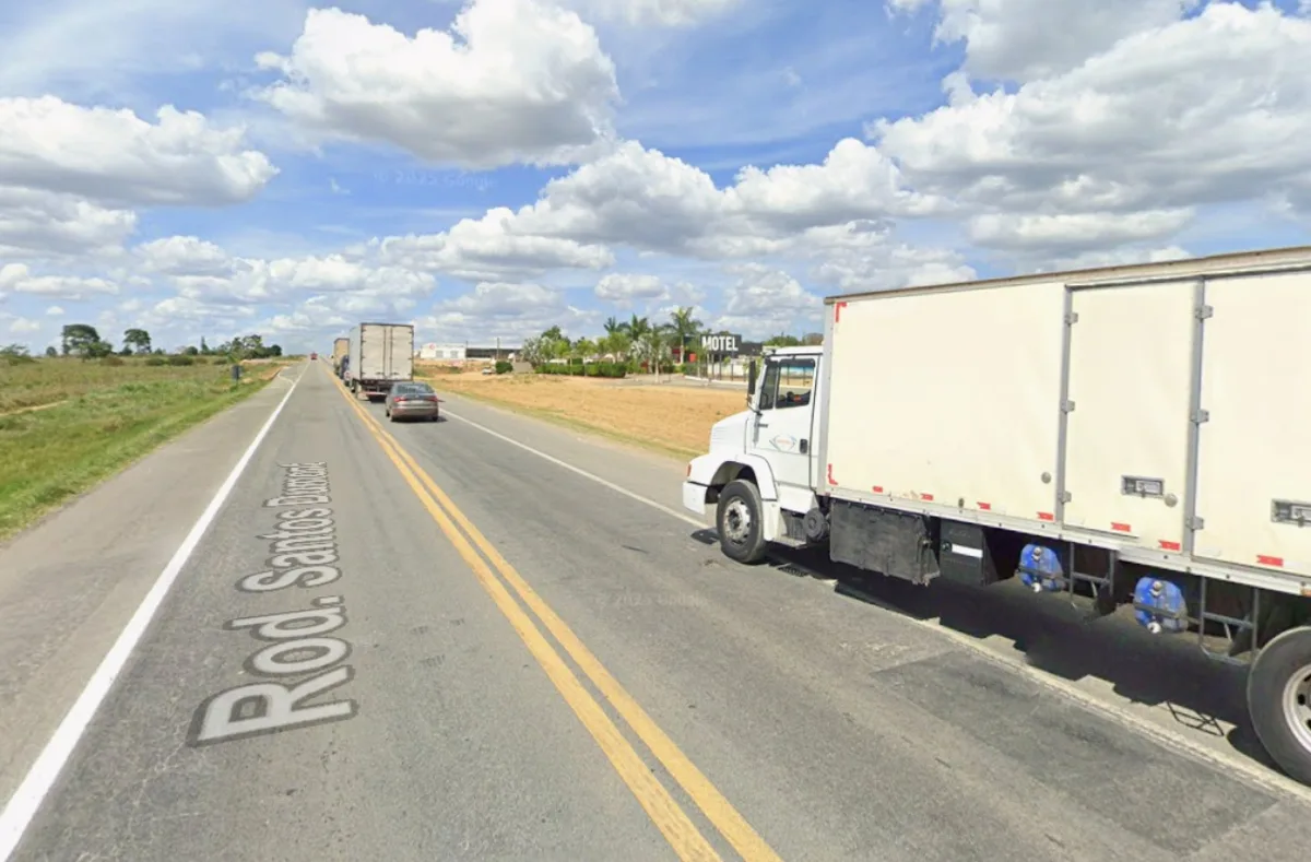 Tragédia na BR-116: engavetamento com 4 carretas mata um na Bahia