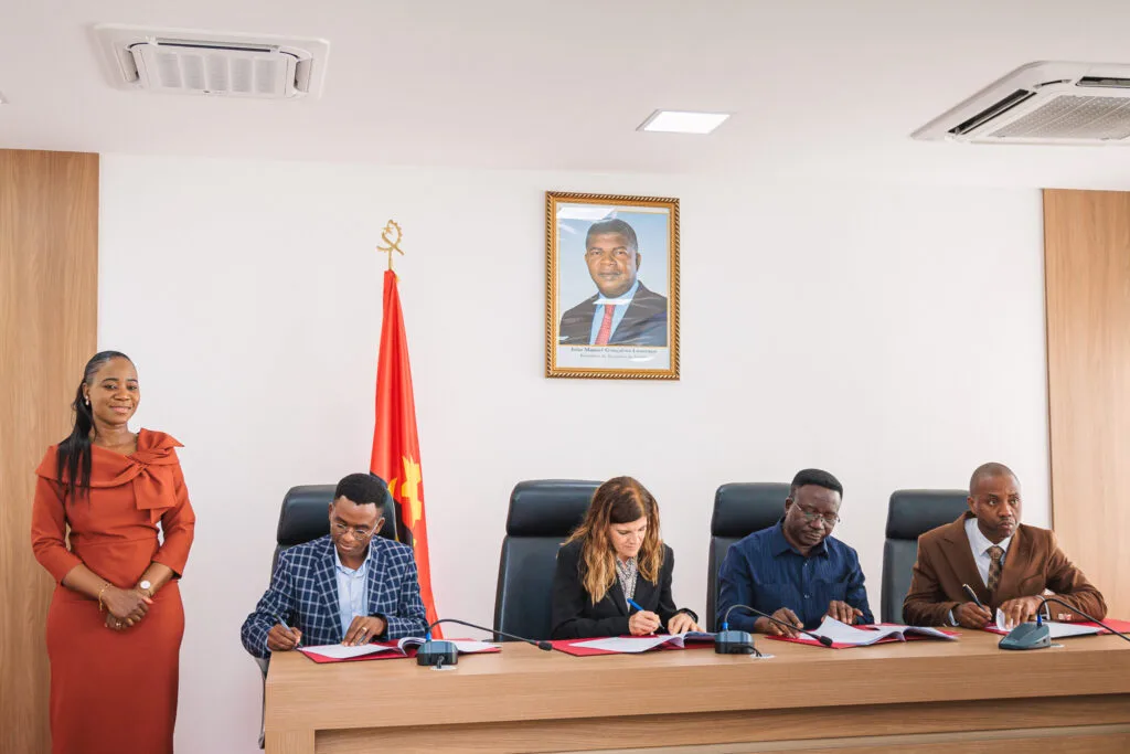 Grupo MCA assina protocolo para construir Escolas Sustentáveis em Angola