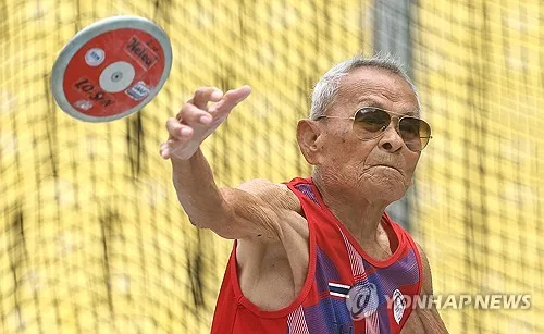 106세 사왕, 대구마스터즈육상서 1㎏원반 7m 넘게 던져 금메달