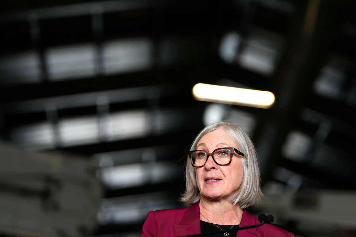 Ottawa will not interfere with workers’ right to strike, Hajdu says