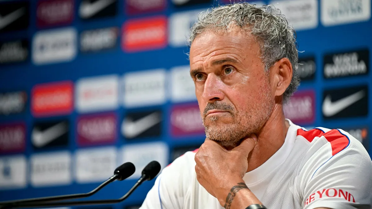 "On a vu un très bel OM, ils ont un très grand entraîneur": les mots encourageants de Luis Enrique pour l'OM et Genesio