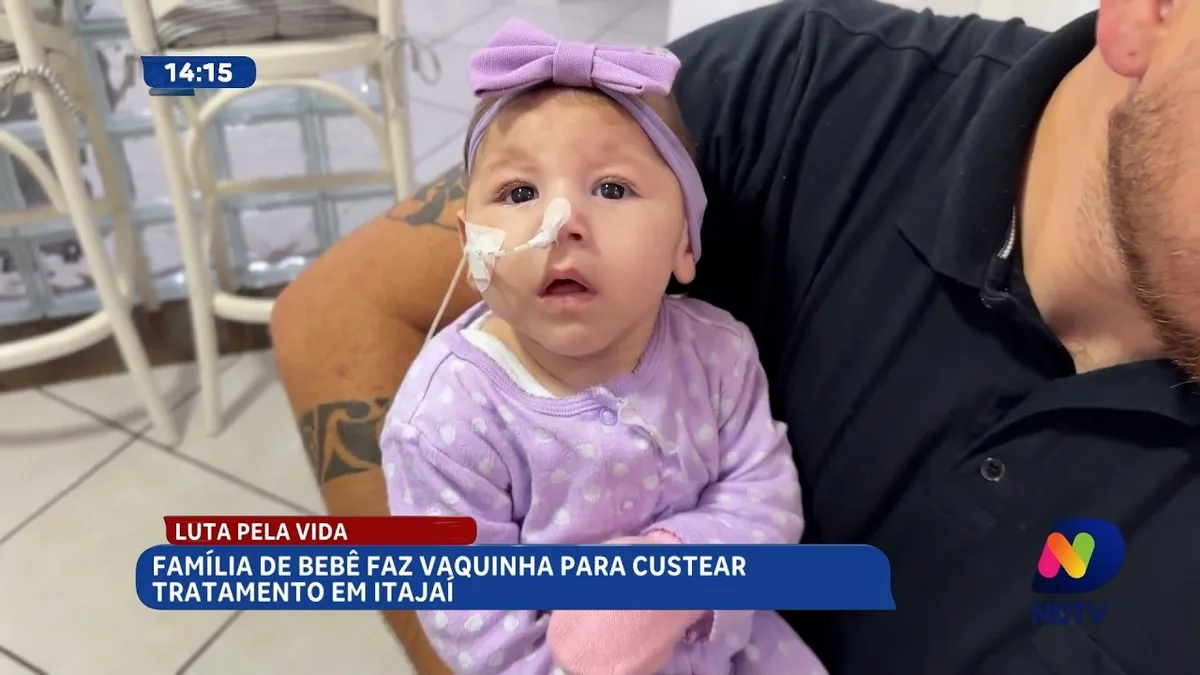 Bebê de Itajaí enfrenta sequelas de meningite e família pede ajuda