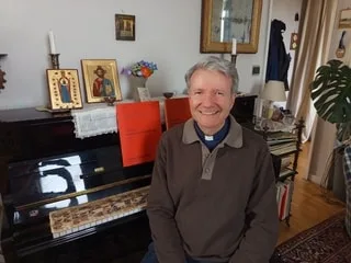 Ancien chanteur international d’opéra, le père Thierry Félix devient recteur dans le Morbihan