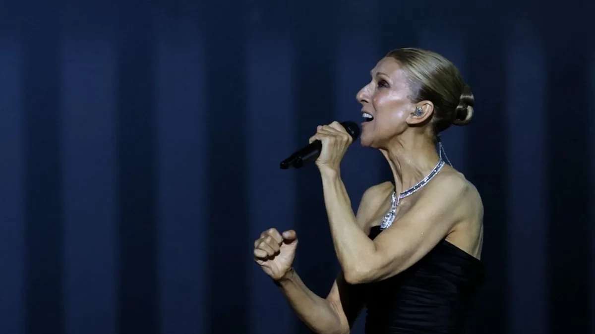 "Sa voix est un peu plus grave" : comment Céline Dion a adapté ses chansons pour son retour sur scène à Paris