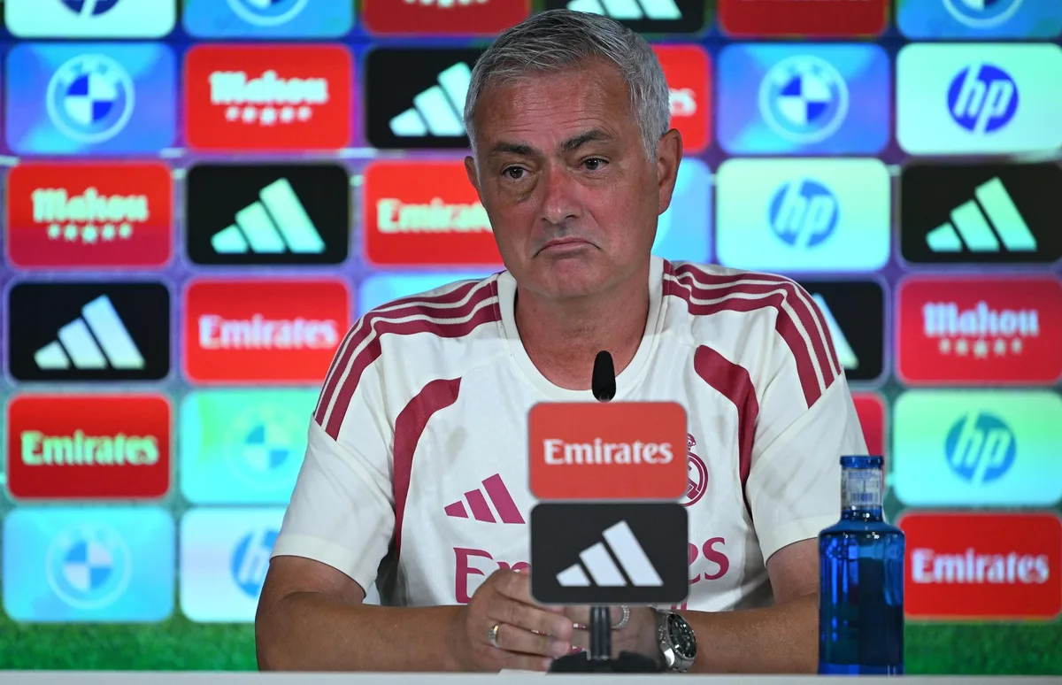 Real Madrid Coach Mourinho Has FC Barcelona Dig At Press Conference