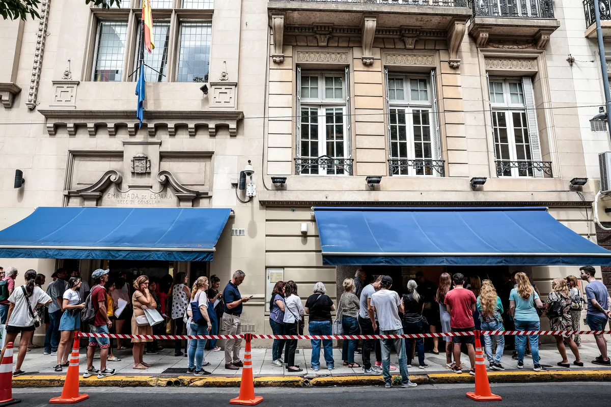 El Supremo decide ‘in extremis’ sobre el derecho a voto de los descendientes del exilio para el 29-N