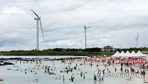 제주 무덥고 곳에 따라 소나기…낮 최고 30∼32도