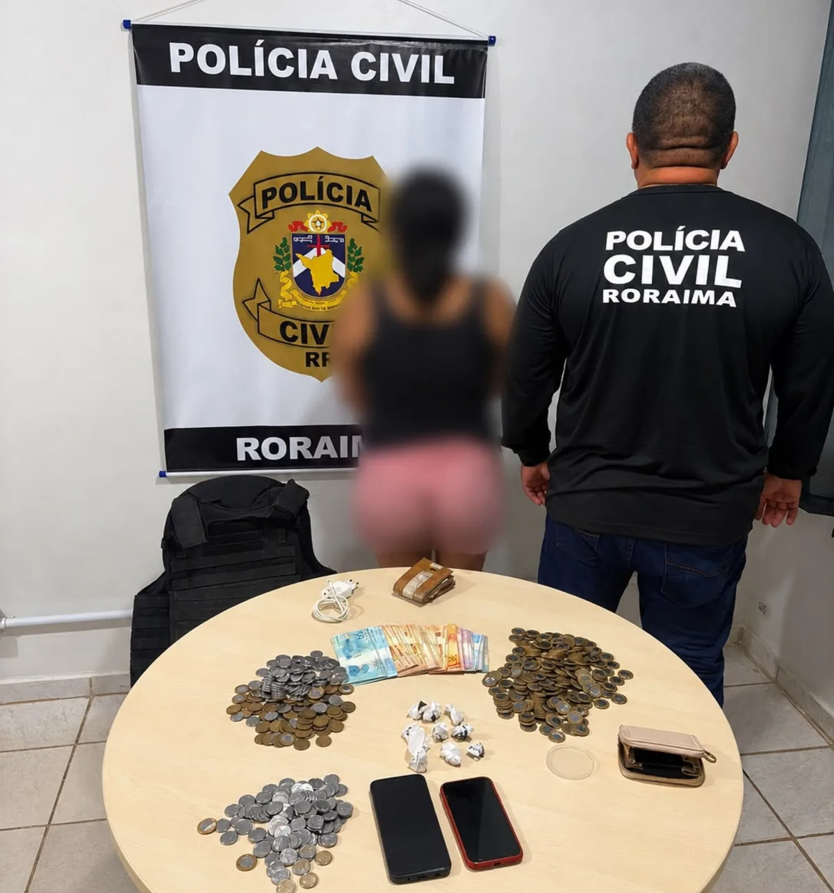 Mulher é presa por vender drogas em ponto de churrasquinho em Mucajaí