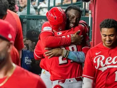 Bleday hits for cycle, De La Cruz also has 4 hits as Reds rout Diamondbacks 11-5