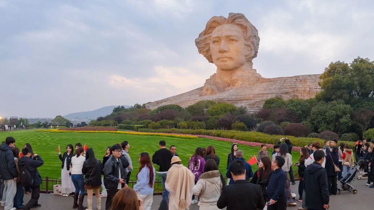 Por que jovens chineses são tão fascinados com Mao Tsé Tung, cuja morte completa 50 anos?