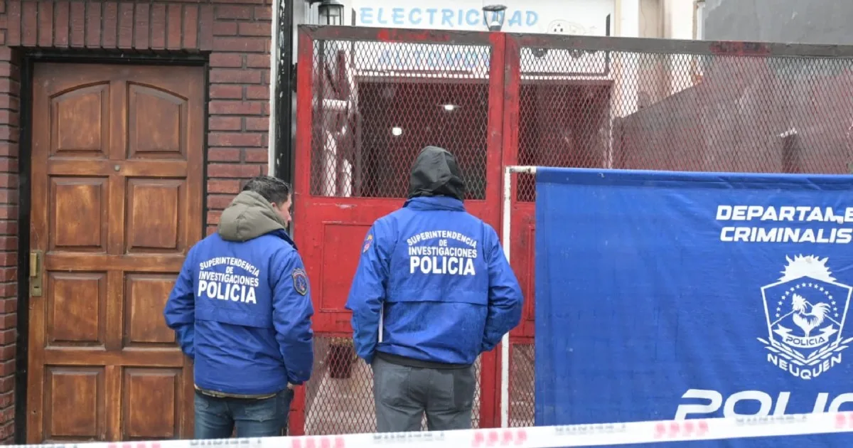 Investigan el hallazgo de un hombre sin vida en el garaje de una vivienda en Neuquén