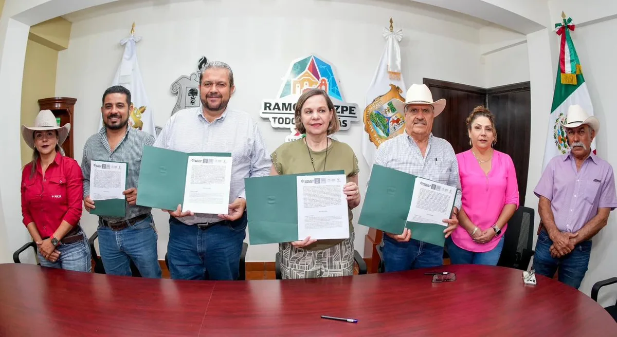 Firman convenio para garantizar bienestar animal en cabalgatas de Ramos Arizpe