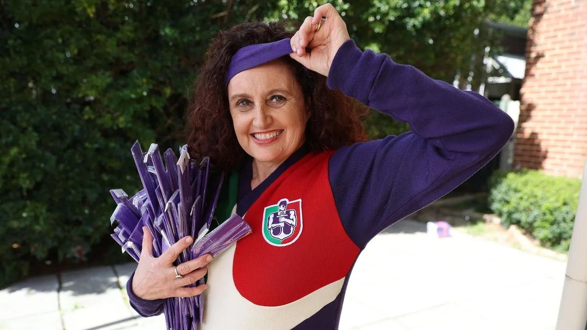 Fremantle Dockers fan Jo Milios to hand out 5000 Murphy Reid headbands to purple army