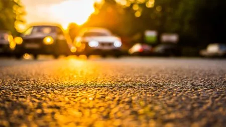 Straßen aus Asphalt mit recyceltem Kunststoff können länger halten