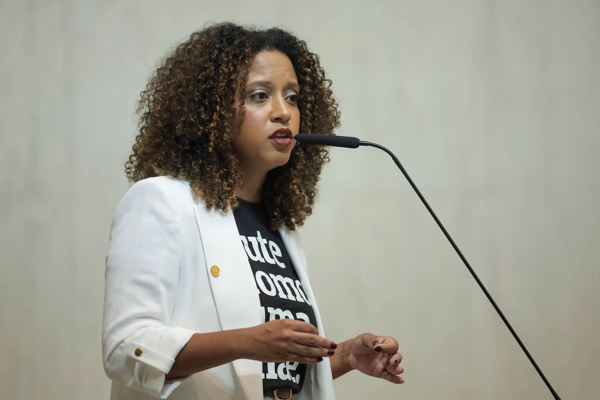 Bancada Feminista do PSOL pede na Justiça que Meta exclua perfis associados aos 'red pill'