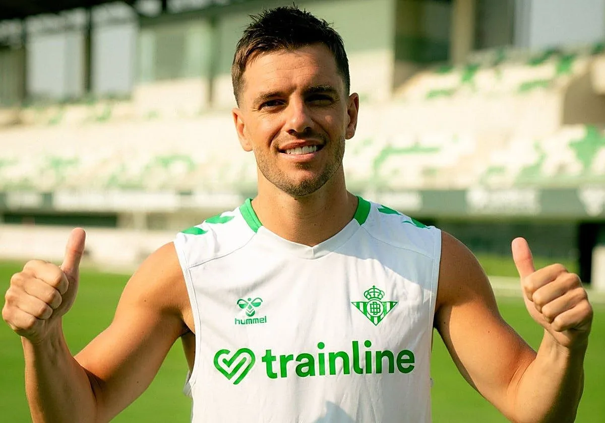 La larga espera del Betis con Lo Celso, que ya toca balón en el césped