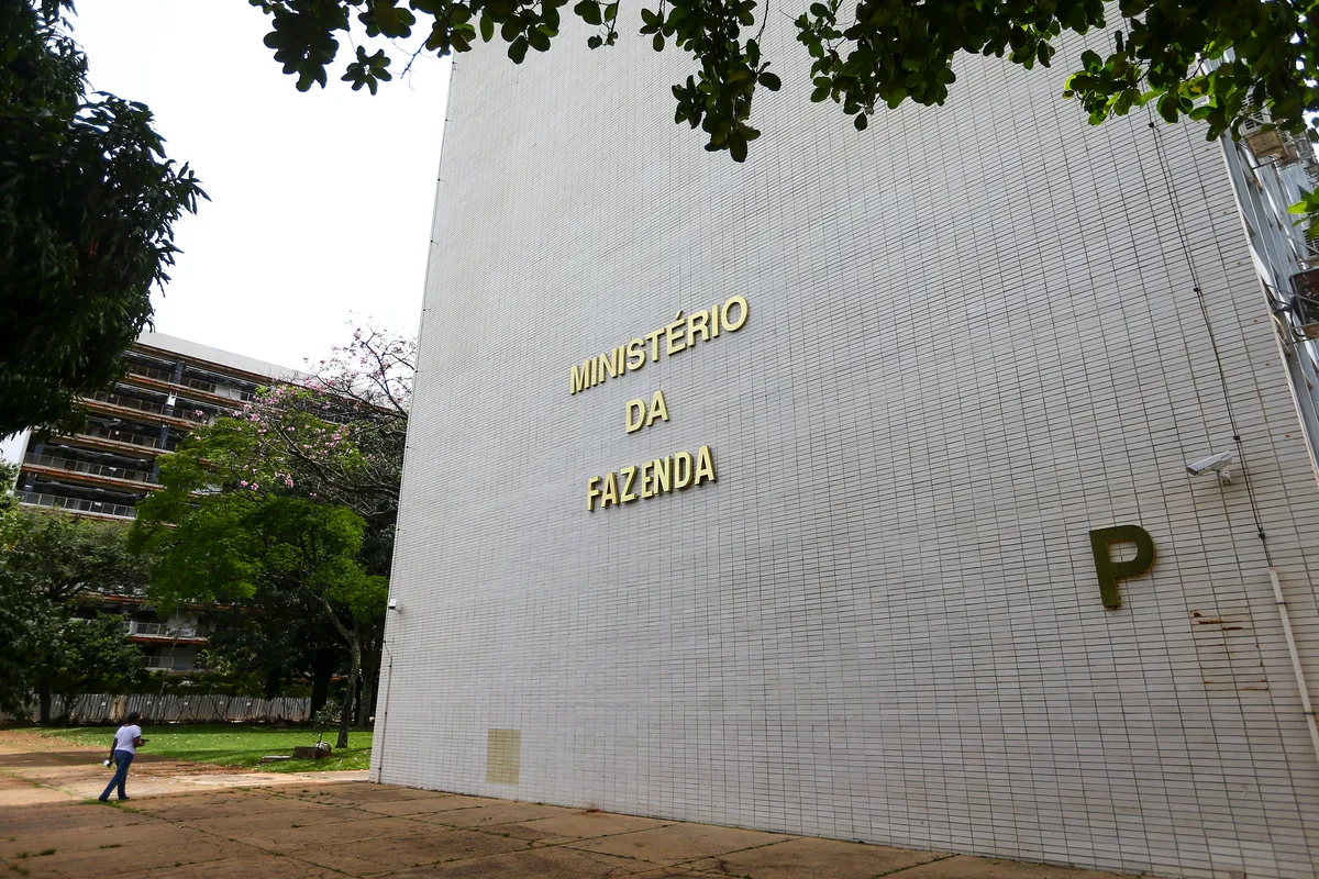 Fazenda se recusa a organizar reunião com DF e bancos sobre BRB