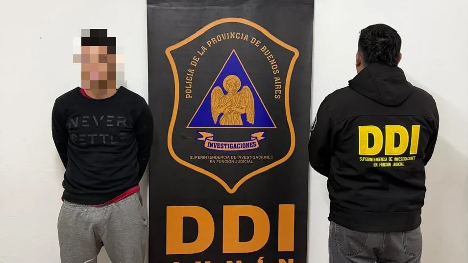 "Cuento del tío": engañaron a una jubilada pero los atraparon por las cámaras de seguridad