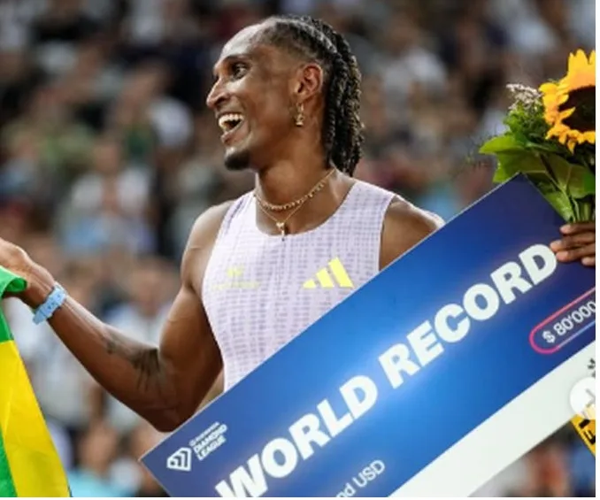 Alison dos Santos, o Piu, quebra recorde mundial dos 400m com barreiras