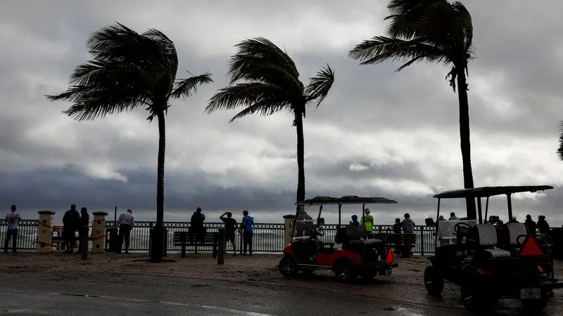 "Nous prenons cette tempête très au sérieux": l'ouragan Isaias est arrivé aux États-Unis