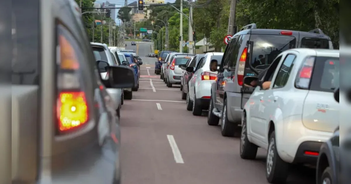 Vencimento do licenciamento de veículos no Paraná começa nesta sexta-feira (14)