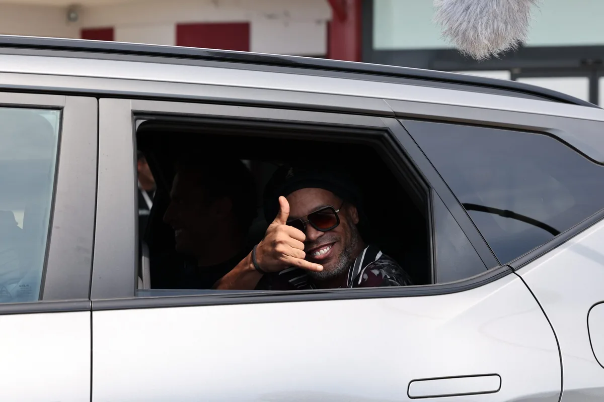 Ronaldinho Gaúcho chega à Itália em busca do gol 300: "Estou em forma"