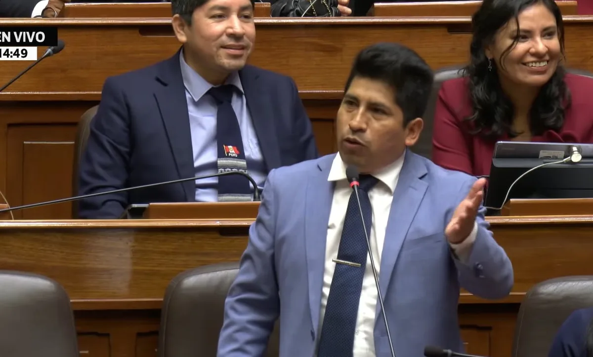 Diputado Jesús Pérez grita que las cifras de criminalidad “no son huev***s” y ministro César Astudillo abandona pleno