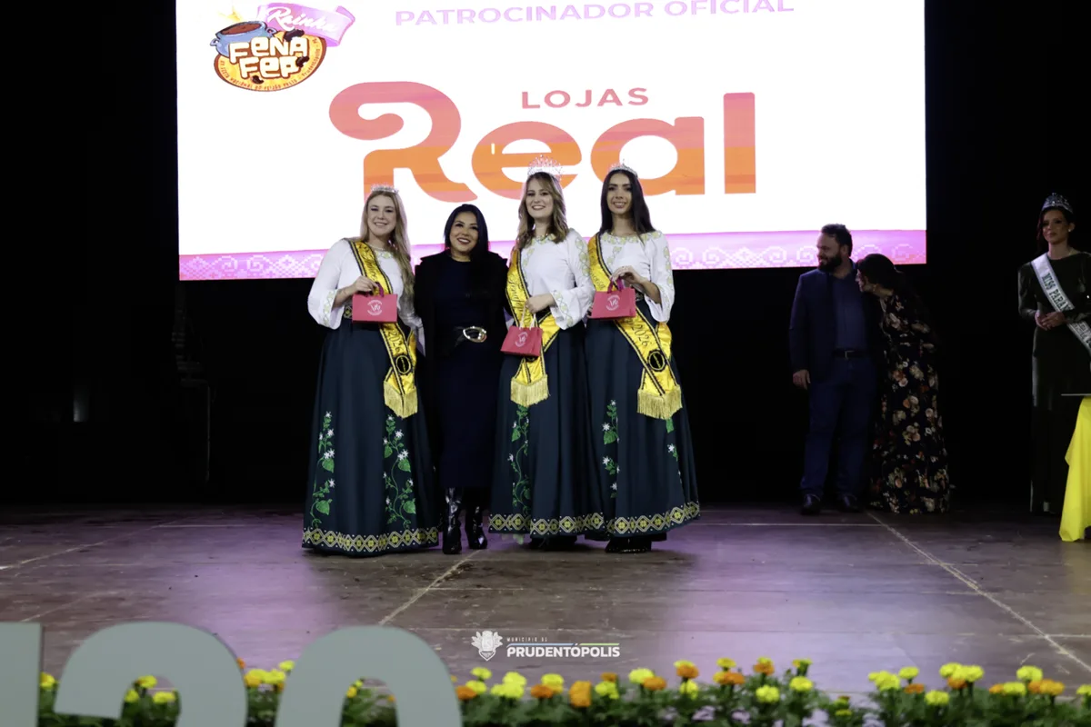 Prudentópolis escolhe nova realeza da FENAFEP em noite de cultura e tradição