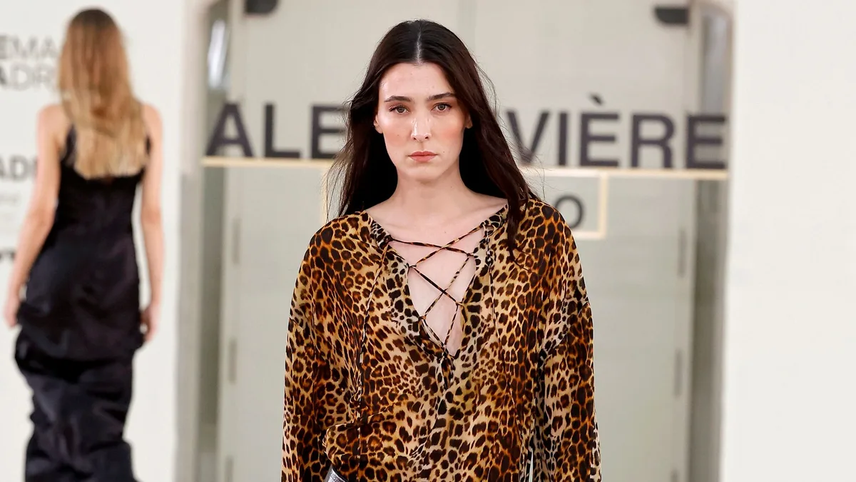 Alex Rivière Studio huye de las tendencias pasajeras para construir el armario cápsula perfecto de las madres e hijas más elegantes