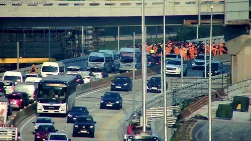 N3 blocked as construction workers down tools at Durban’s Spaghetti Junction