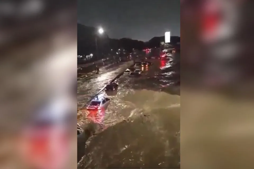 Lluvias dejaron severas inundaciones en varias zonas de Caracas este #22Ago