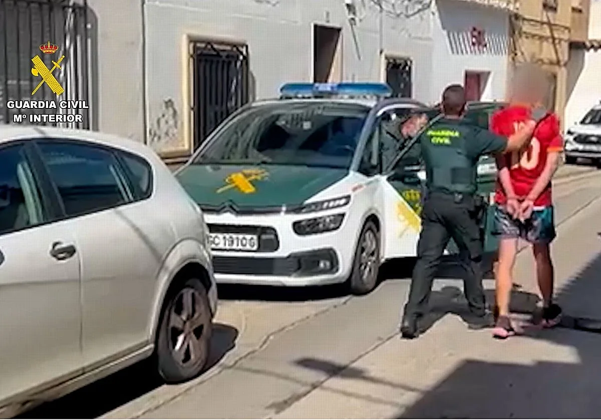 Detenidos en Villarrobledo una madre y sus dos hijos por estafas inmobiliarias en Torrevieja