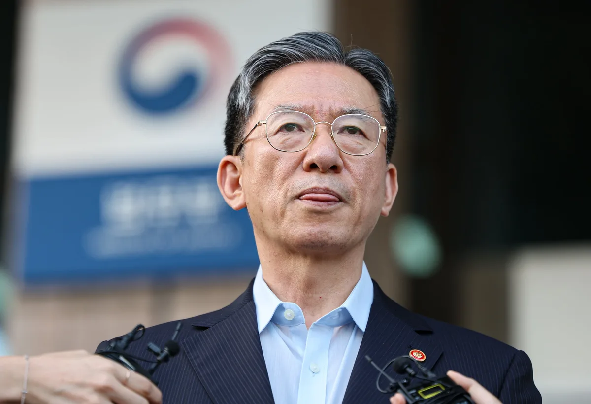 靑 “정성호 사의 수리... 신속히 후속 인선 진행”