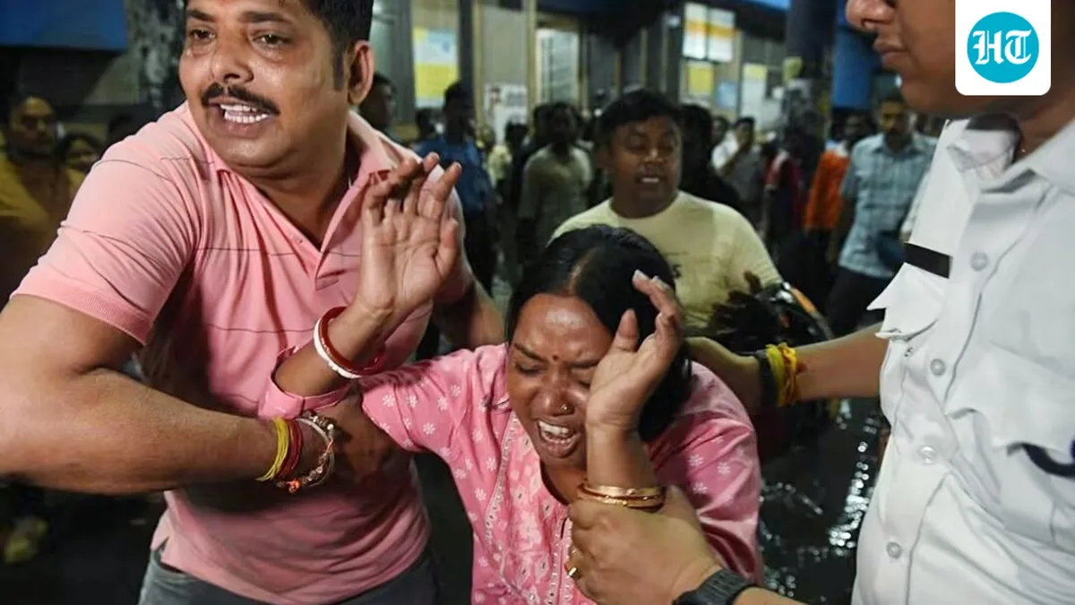 HT Morning News Brief October 18: 19 dead in Kolkata Durga Puja pandal stampede; CJI says youth questioning is healthy