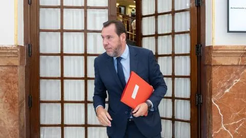 Puente desafía a Ayuso y Moreno: "Se quejan de Cercanías, pero no quieren asumirlos"