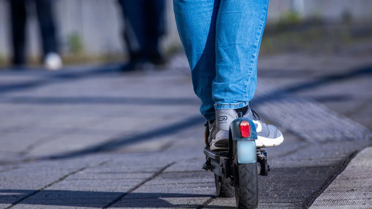 Jugendliche verunglückt: Zwei 15-Jährige bei E-Scooter-Unfällen schwer verletzt