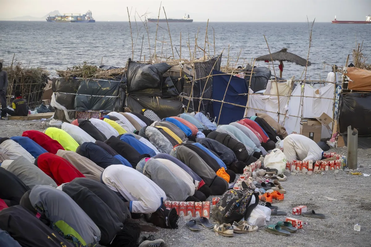 Migraciones dispone ya de 1.800 plazas para acogida en Ceuta, 300 más de las anunciadas, y empiezan los traslados